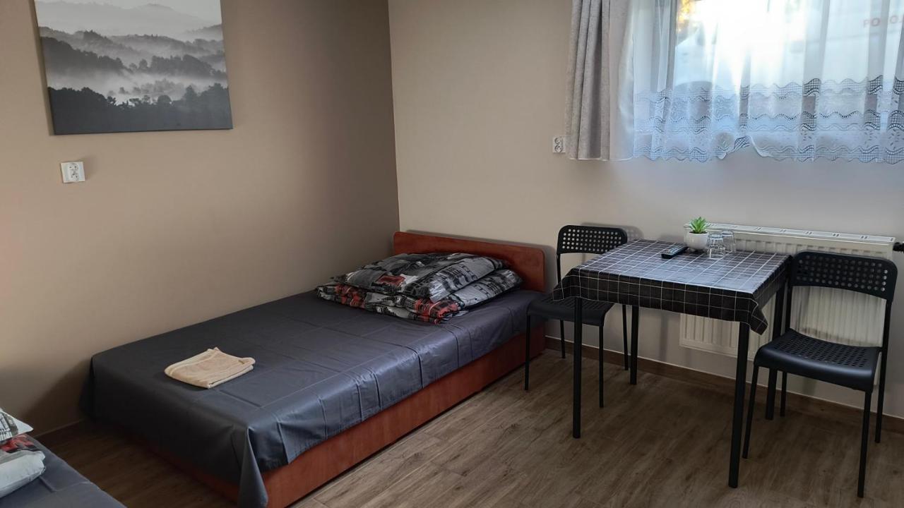 Pokoje Goscinne U Marka Tuszyn Luaran gambar